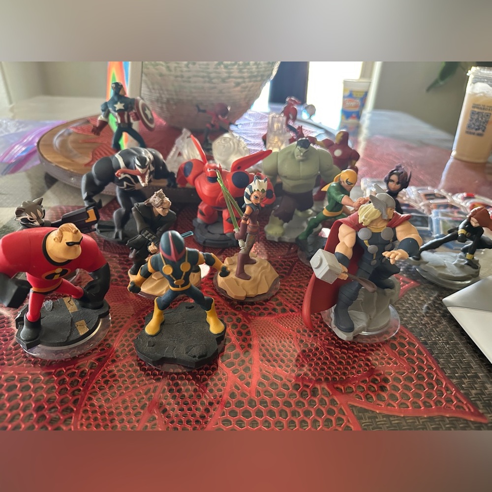 Disney Infinity 34 pc bundle - Picture 3 of 4